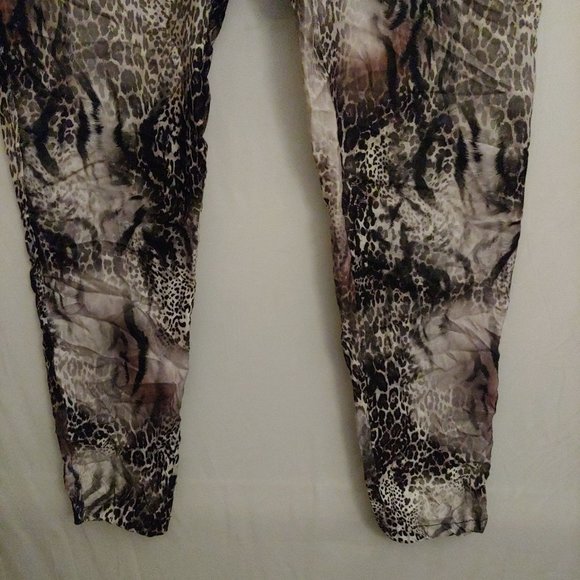 Tempo Paris Black, Grey and Brown Leopard Pattern Hogger Pockets. M - Picture 5 of 12